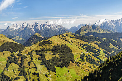 Berg Panorama im Sommer in Saalbach Hinterglemm