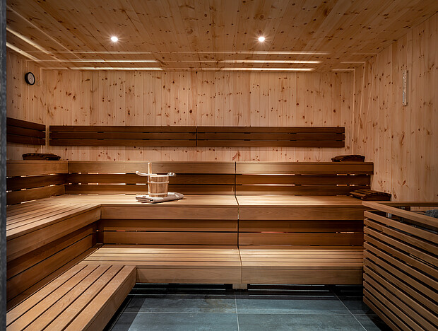 Das Foto darf ausschließlich für Marketingmaßnahmen des Ski & Bike Hotel WIESENEGG - Jakob Schwabl KG - Glemmtalerlandesstr. 385 - A-5753 Saalbach räumlich und zeitlich unbegrenzt verwendet werden. Das Copyright verbleibt beim Bildautor Günter Standl (www.guenterstandl.de). Jegliche Nutzung Dritter ist mit dem Bildautor gesondert zu vereinbaren. Der Bildautor stellt das gelieferte Bildmaterial nicht von Rechten Dritter frei. Etwaige Ansprüche Dritter fallen in den Verantwortungsbereich des Bildnutzers.