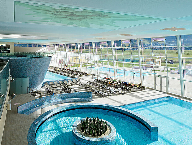 Ansicht des Hallenbads im Tauern Spa Zell am See Kaprun